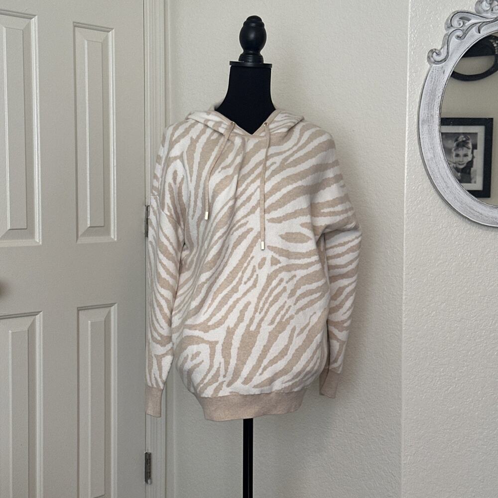 Chico's Zenergy Tan White Animal Print Pullover Hoodie Long Sleeve Size 3 EUC